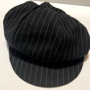 Women’s Black & White pen stripe Newsboy Hat.